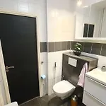 公寓 2P Neuf D Exception Eden Parc Piscine Pkg Clim Wifi 昂蒂布